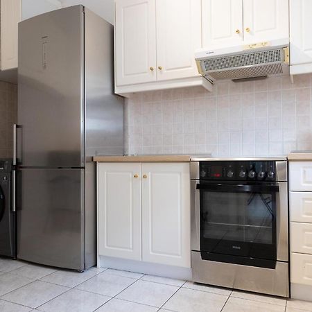 Spacious Apartment Close To The Sea And The City Center Athena Bagian luar foto