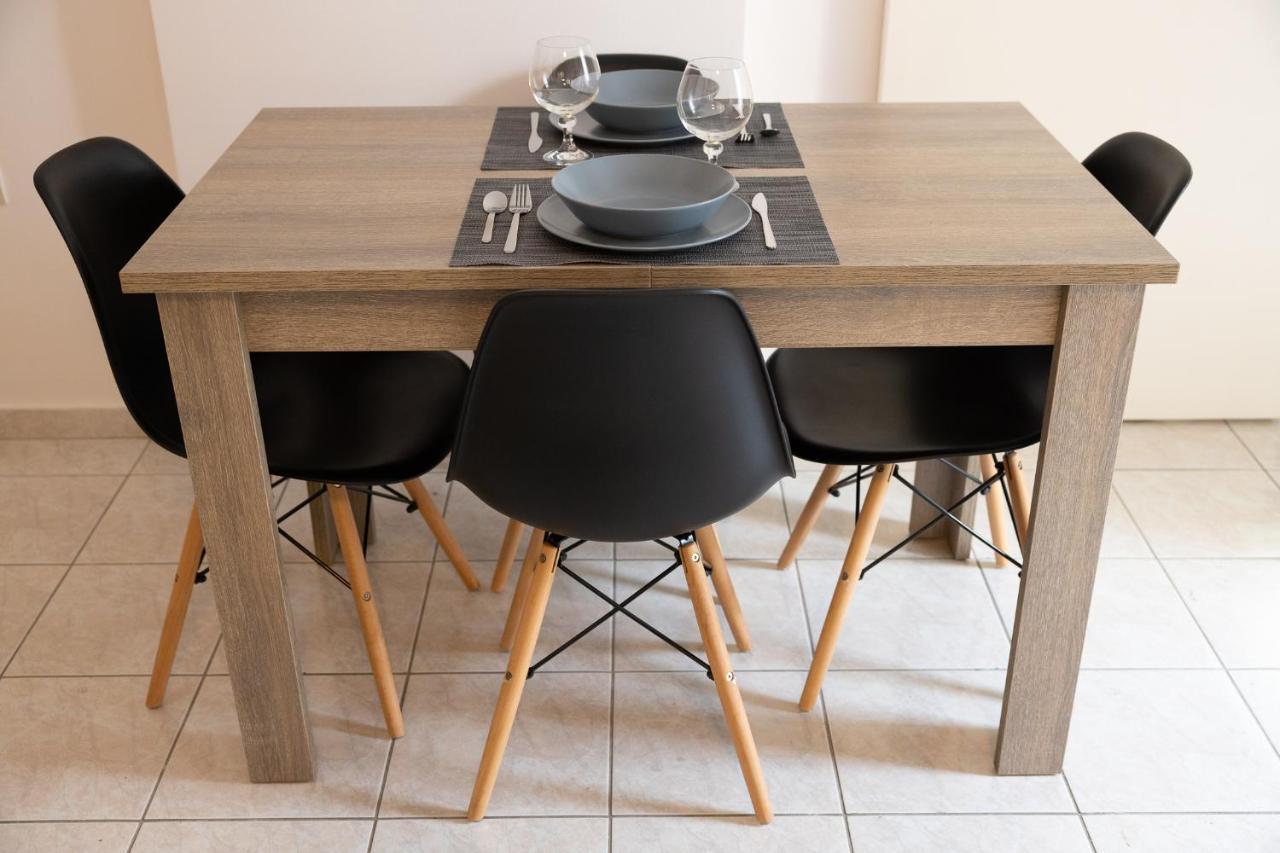 Spacious Apartment Close To The Sea And The City Center Athena Bagian luar foto