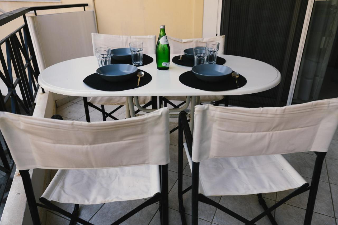 Spacious Apartment Close To The Sea And The City Center Athena Bagian luar foto