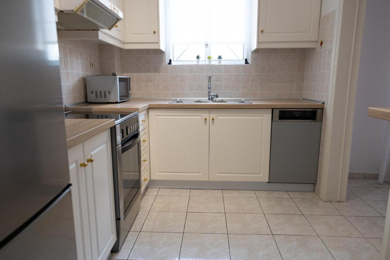 Spacious Apartment Close To The Sea And The City Center Athena Bagian luar foto